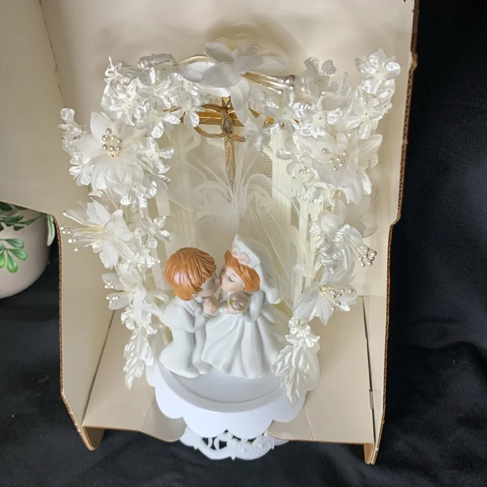 Vintage Martha’s Porcelain Figurine boxed wedding cake topper